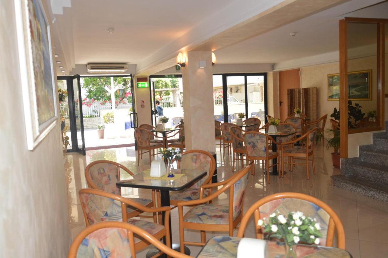 Hotel Karin Marebello 외부 사진