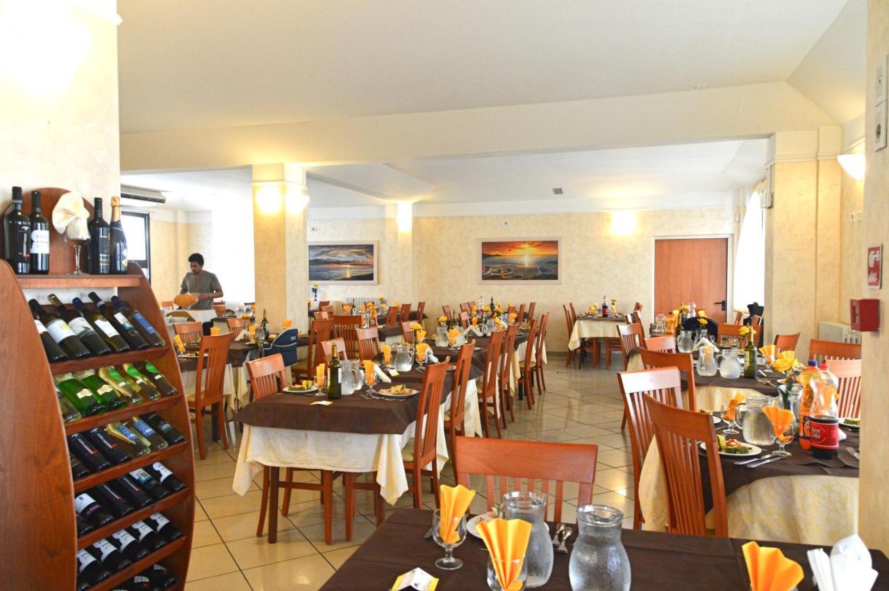 Hotel Karin Marebello 외부 사진