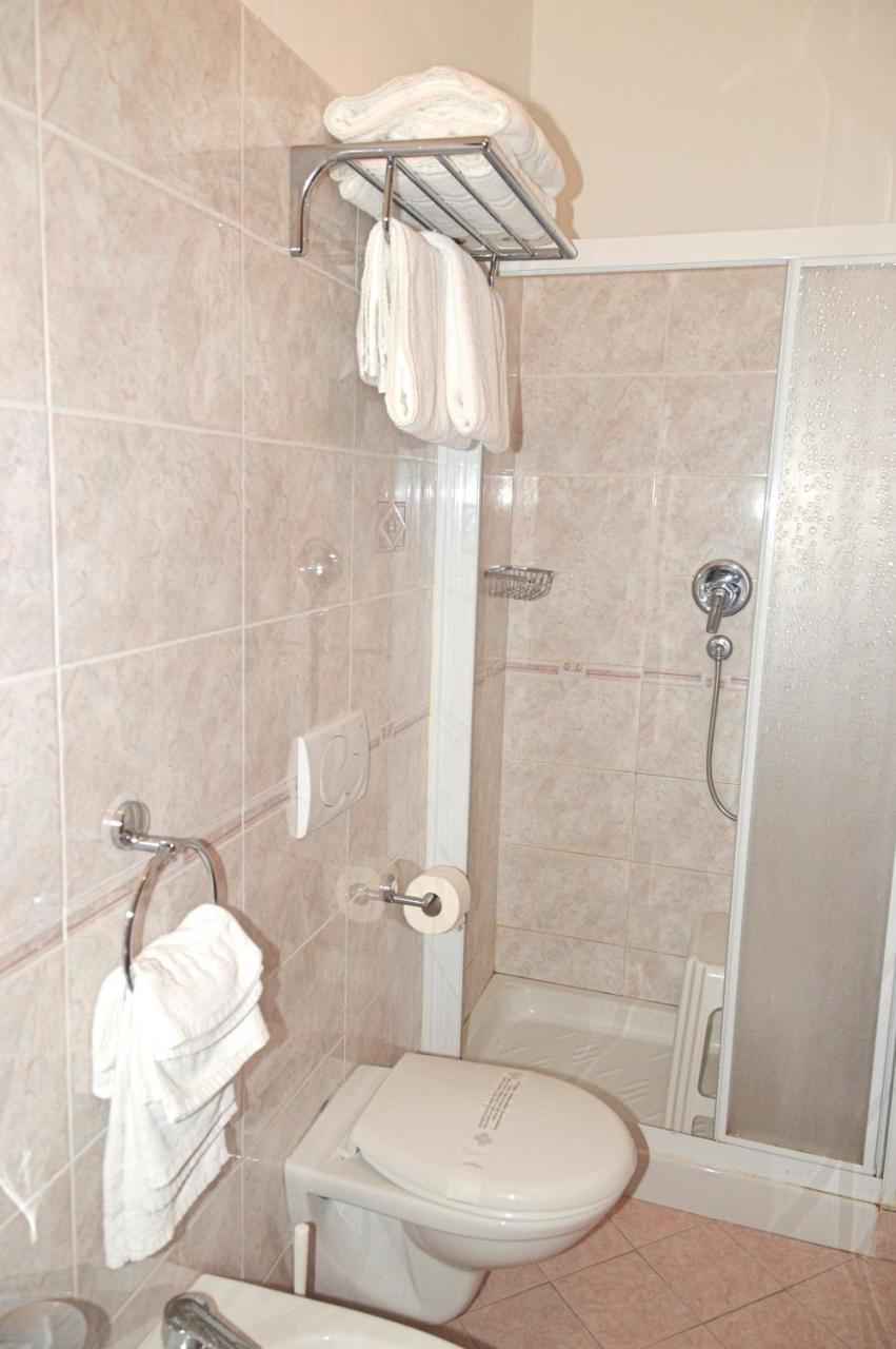 Hotel Karin Marebello 외부 사진