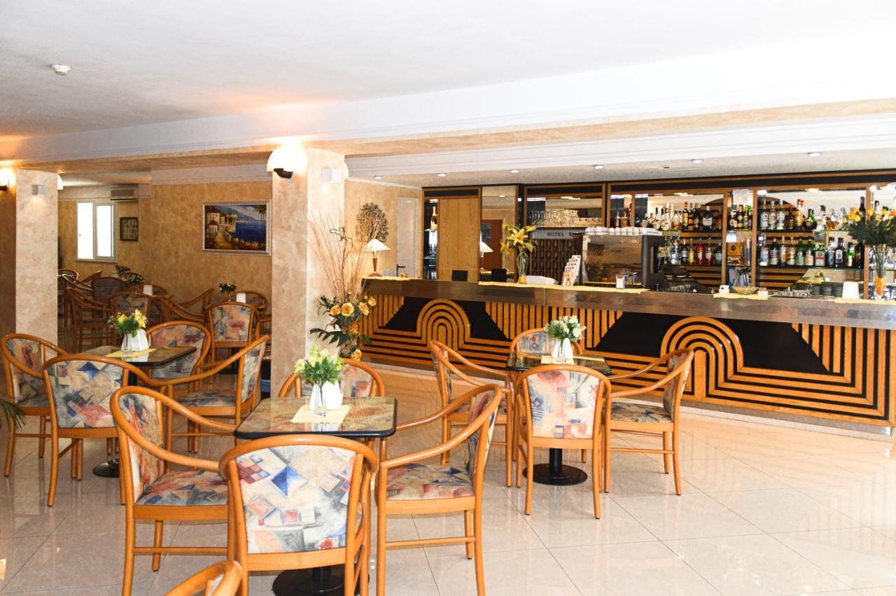 Hotel Karin Marebello 외부 사진