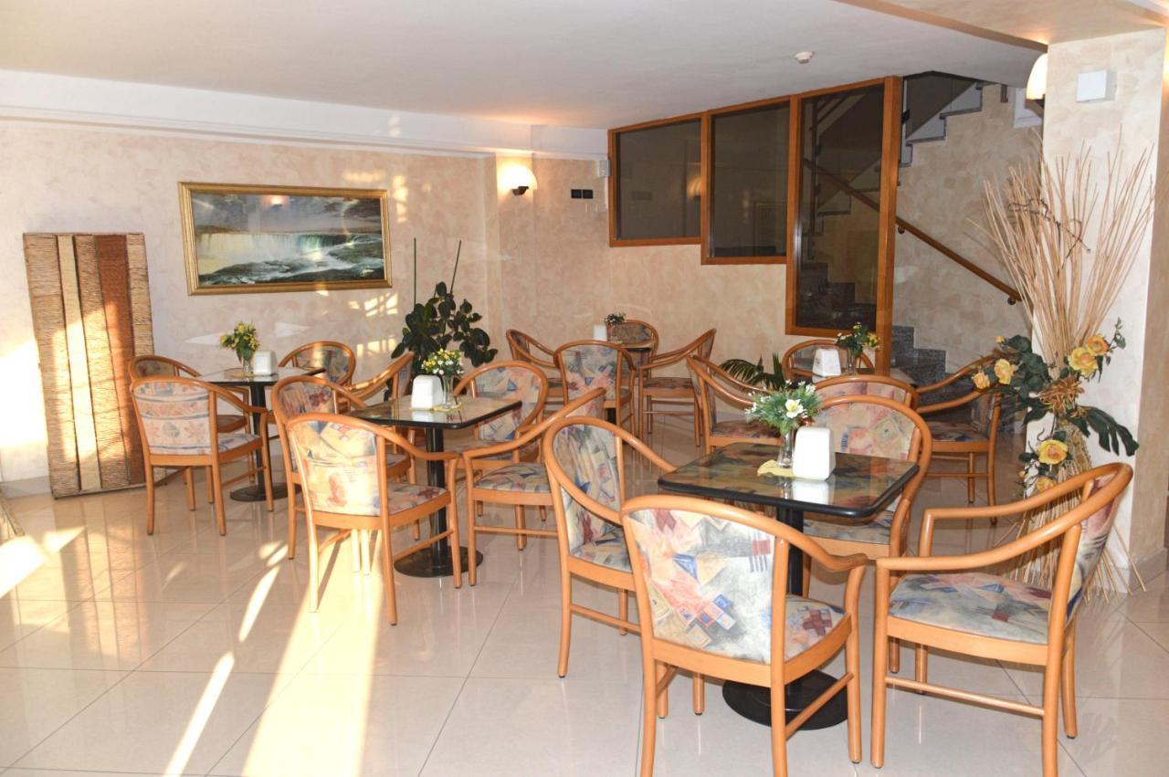 Hotel Karin Marebello 외부 사진